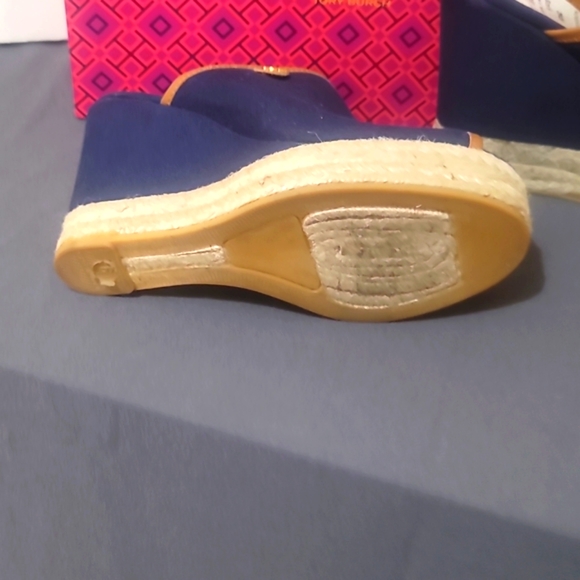 Authentic Tory Burch heels - Picture 4 of 7